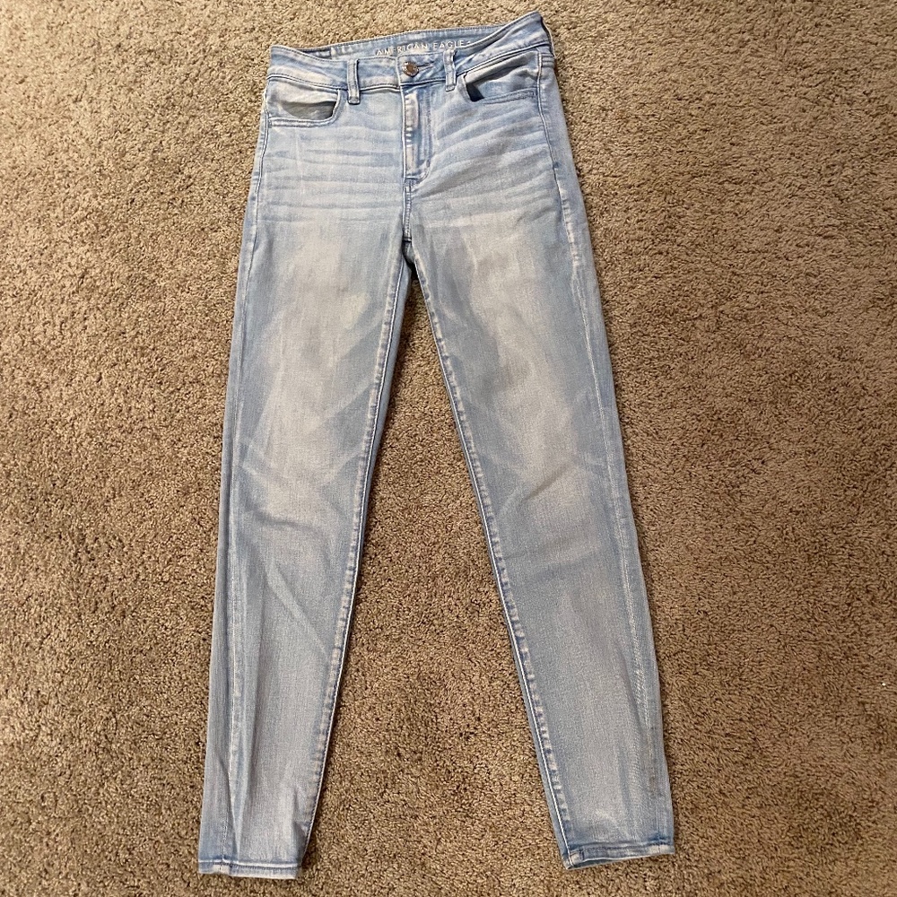 Light Wash American Eagle High-Waisted Skinny Jeggings- Size 4 Regular
